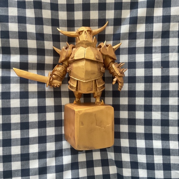 Gold Pekka Statue (No Box) - Picture 1 of 5
